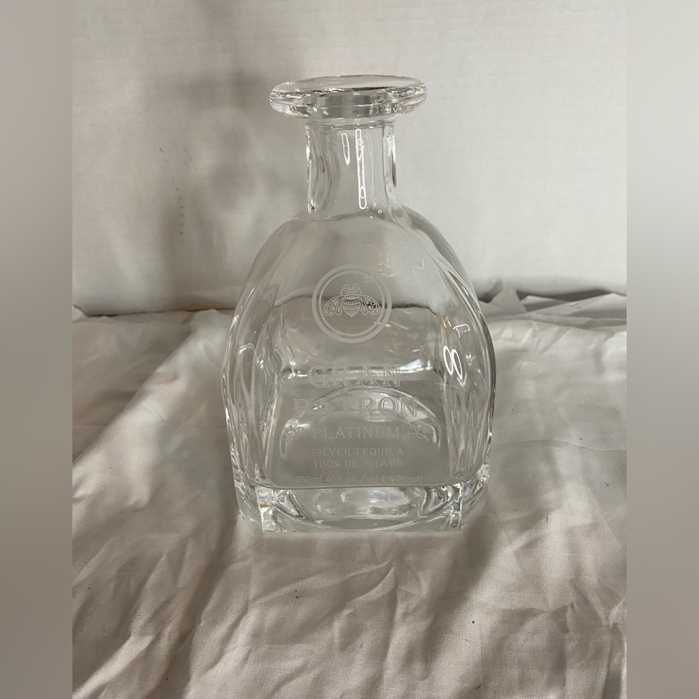 Empty Gran Patrón Platinum Tequila Decanter/Bottle - Crystal Clear - Picture 4 of 6
